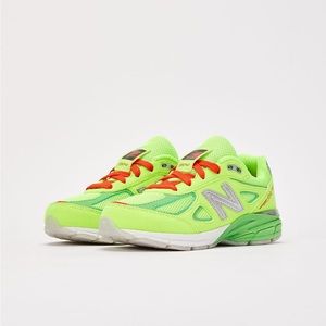 This new "Festive" New balance 990v4